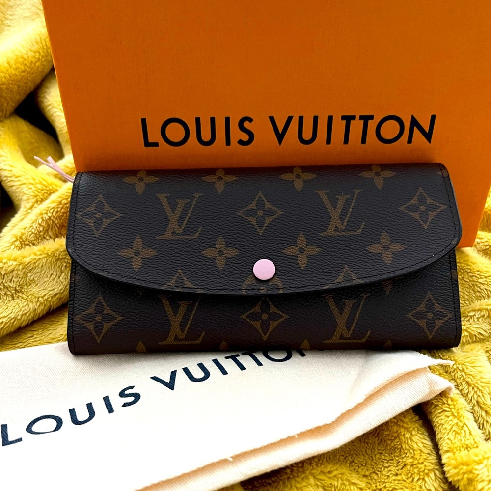 🚫SOLD🚫 Authentic Louis Vuitton Emilie Wallet